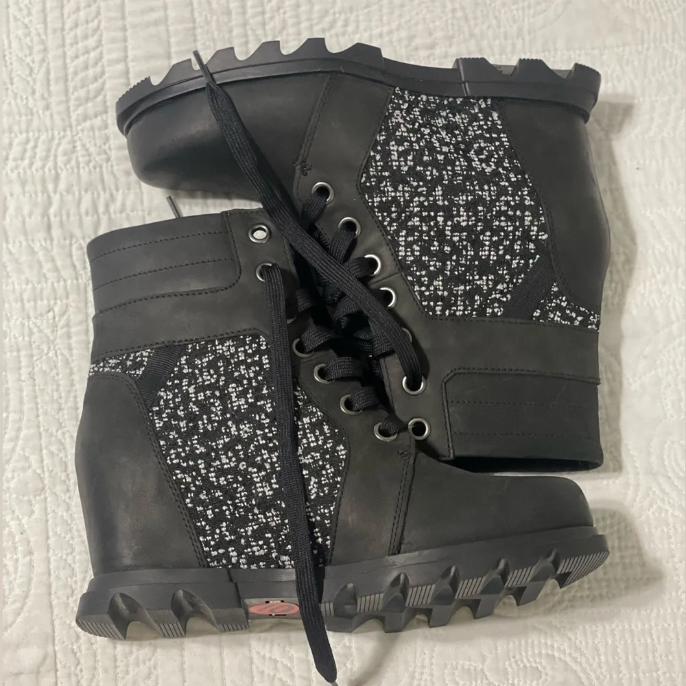 Sorel Joan of Arctic Waterproof Wedge III Lexie Lace-Up Bootie Size 10 New!